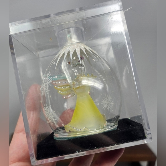 Vintage Unique Treasures Hand Blown Glass Globe Angel Ornament - Picture 2 of 16